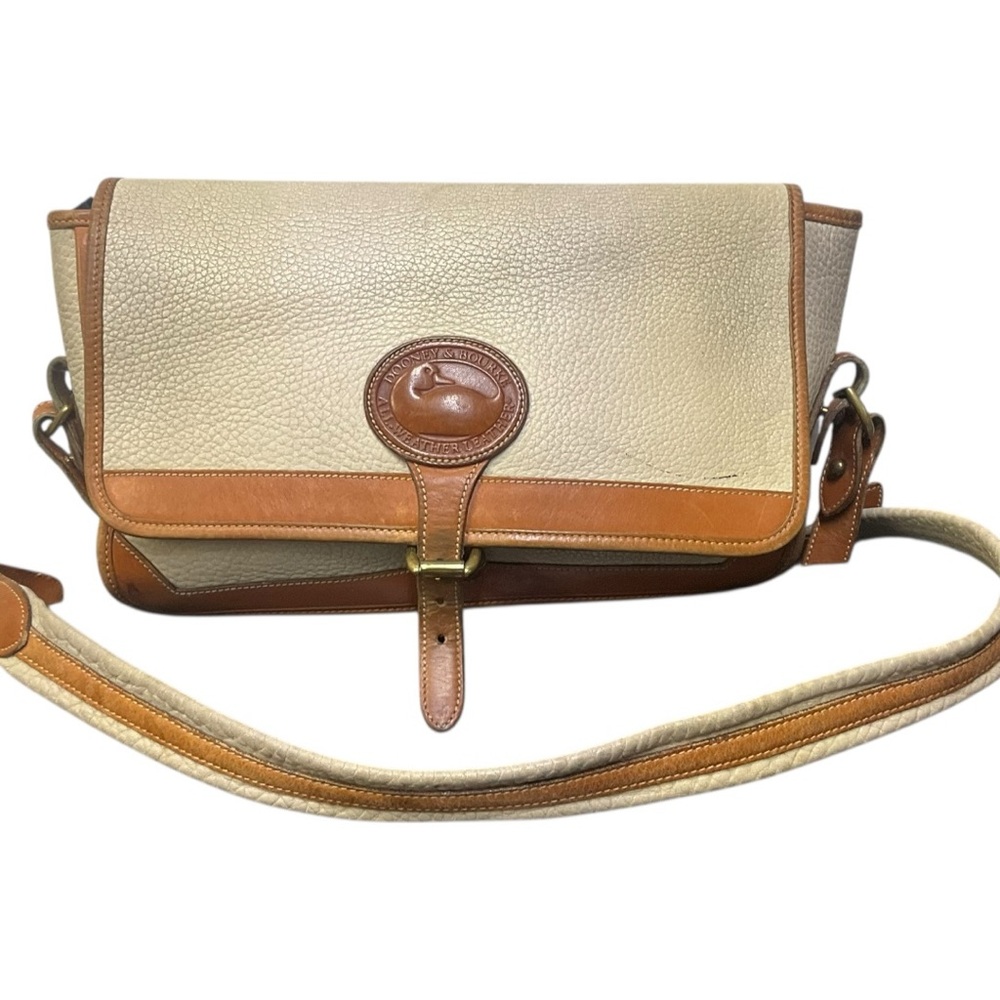 👜 Vintage Dooney & Bourke AWL Flap Crossbody • USA Made • Classic Tan‎ Leather